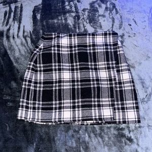 Hollister Black and White Plaid Skirt Size XS